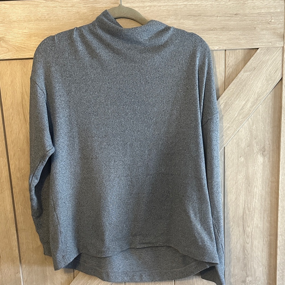 ☀️ Uniqlo blue/grey mock neck sweater